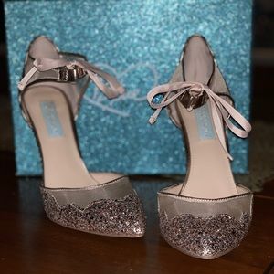 Blue by Betsy Johnson Stela pumps